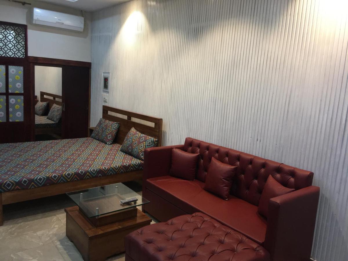 One Bed Studio Apartment Near Shaukat Khanum Lahore Exterior photo