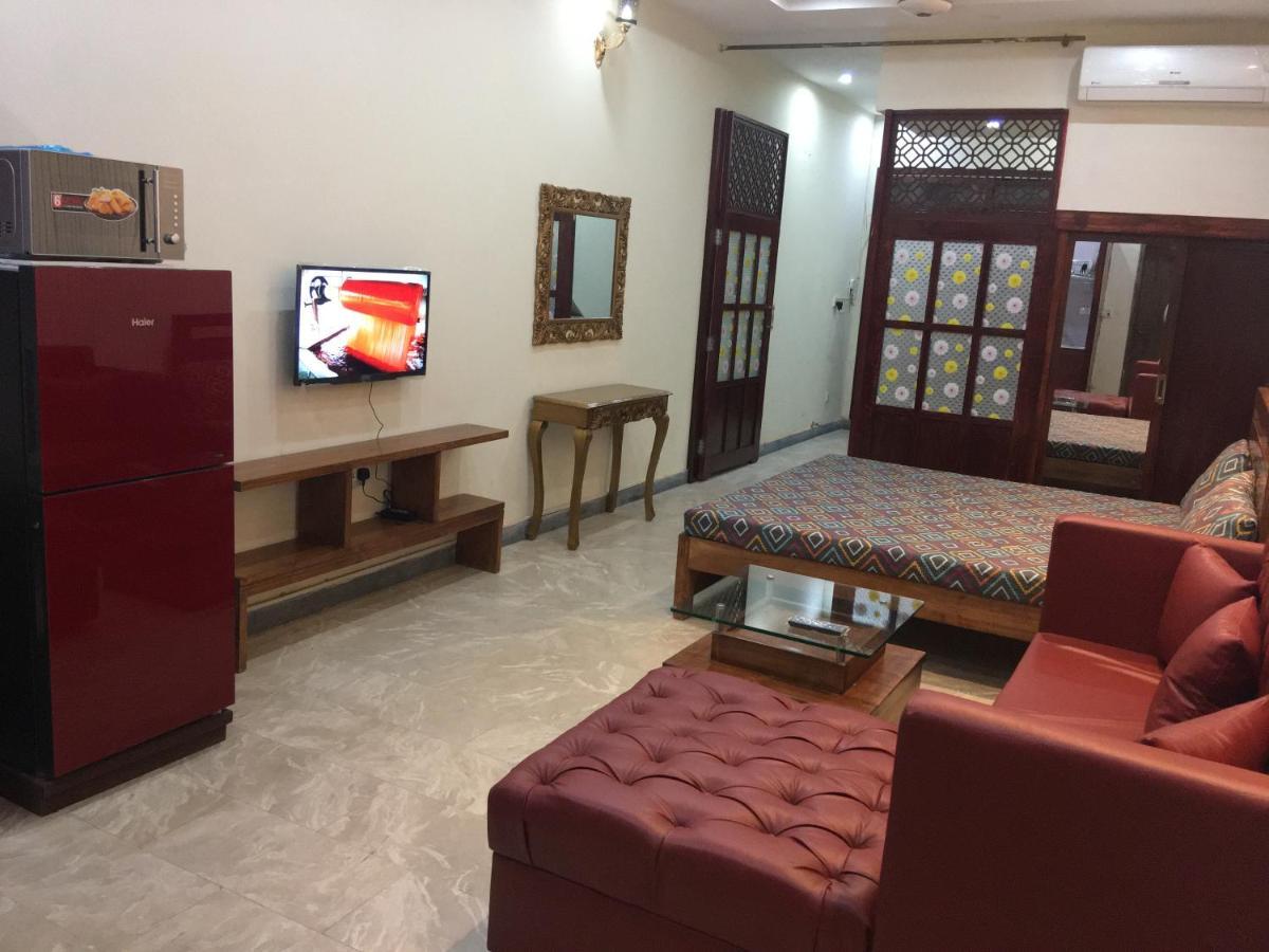 One Bed Studio Apartment Near Shaukat Khanum Lahore Exterior photo