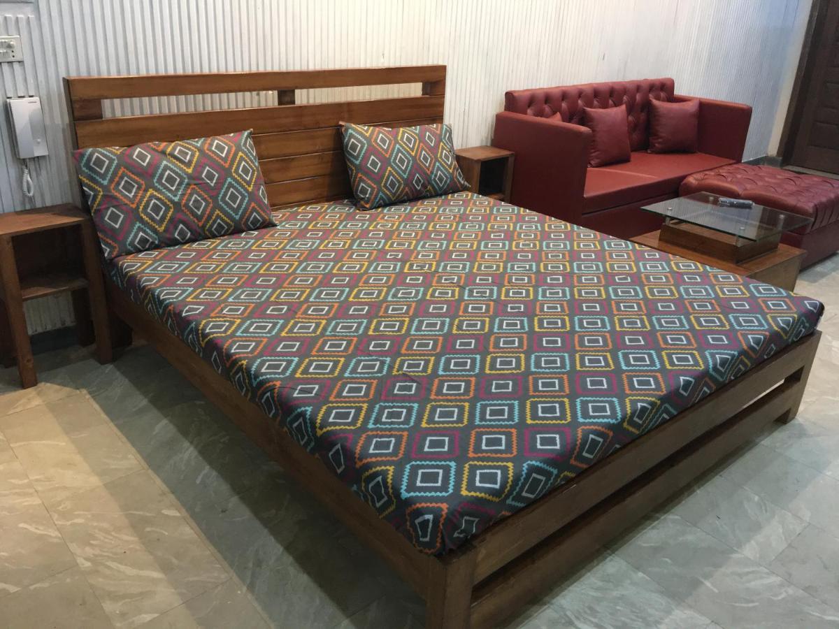 One Bed Studio Apartment Near Shaukat Khanum Lahore Exterior photo
