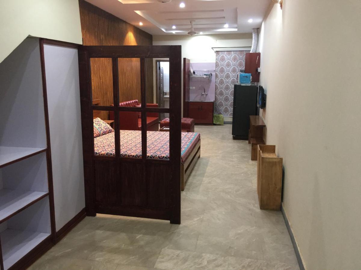 One Bed Studio Apartment Near Shaukat Khanum Lahore Exterior photo