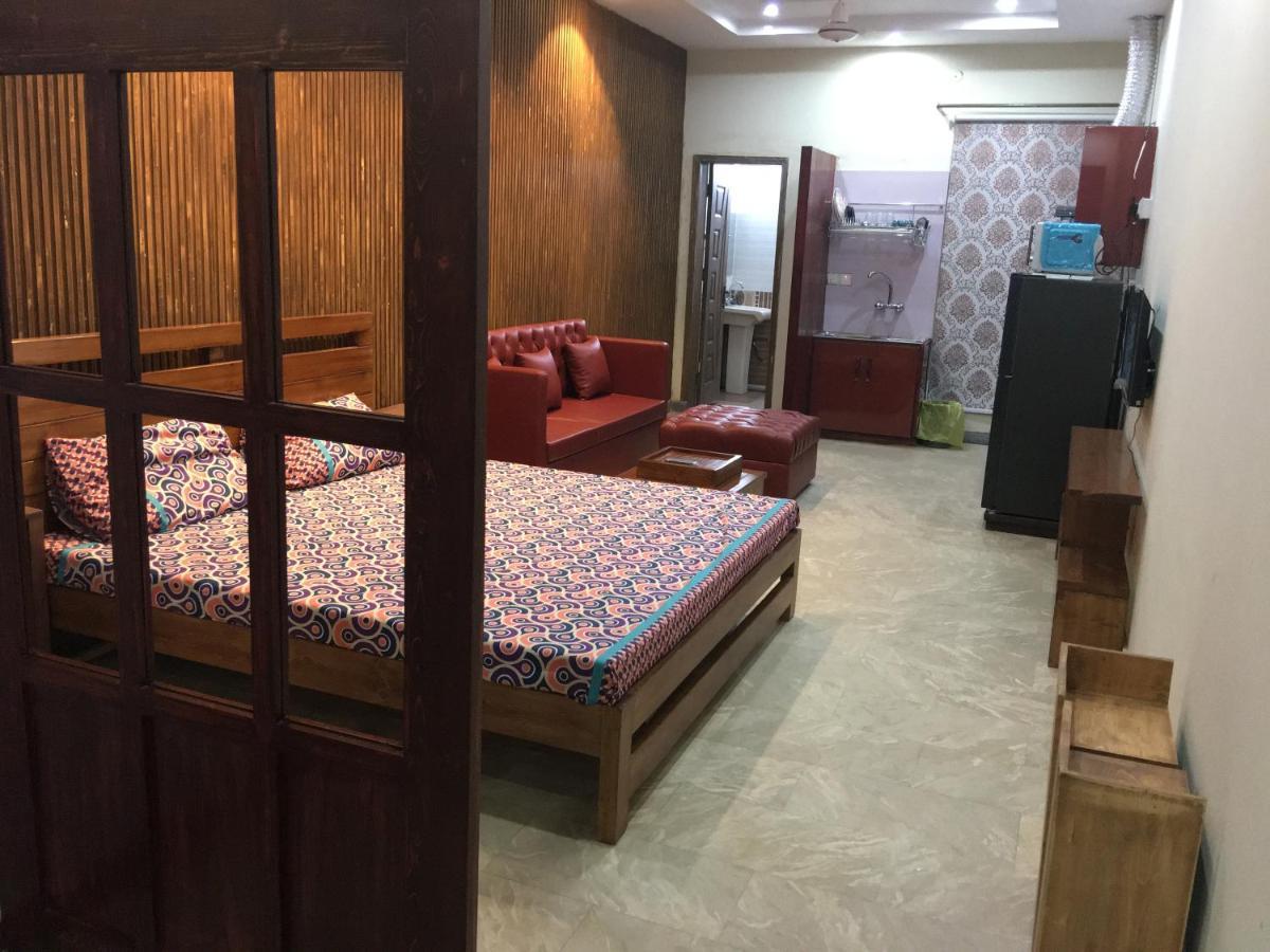 One Bed Studio Apartment Near Shaukat Khanum Lahore Exterior photo